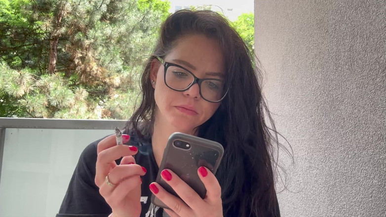 Shione Cooper: Kouření, když vám odpovím zde