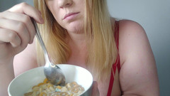 Julie_Bliss: Julie Bliss - Giantess早餐