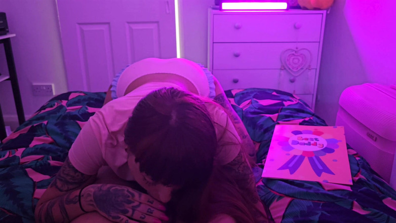 Only Owain: ハッピーステップディデー!私は驚きを与えられました