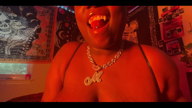 Marley Moore Videos: Seksi succubus seni içine çekiyor