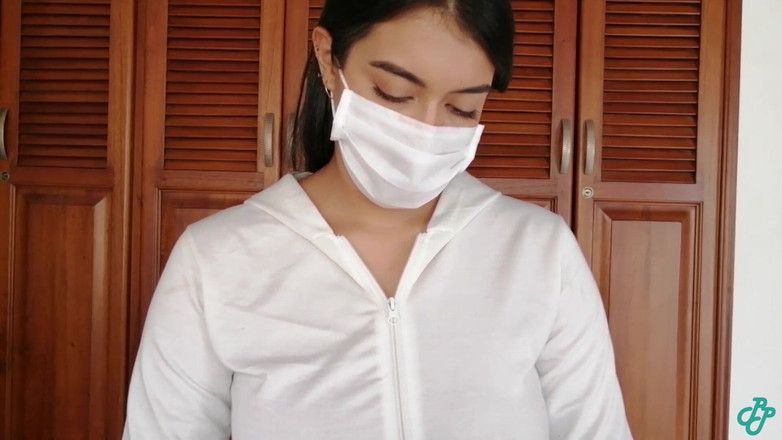 Catalina Days: Sarung Tangan Lateks dan Masker Bedah (Jilat sperma)