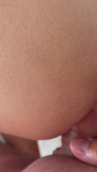Lubrificando seu cu para o tiro de perfuração anal