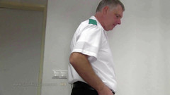 Spanking Server: Miela Otk lovită în închisoare