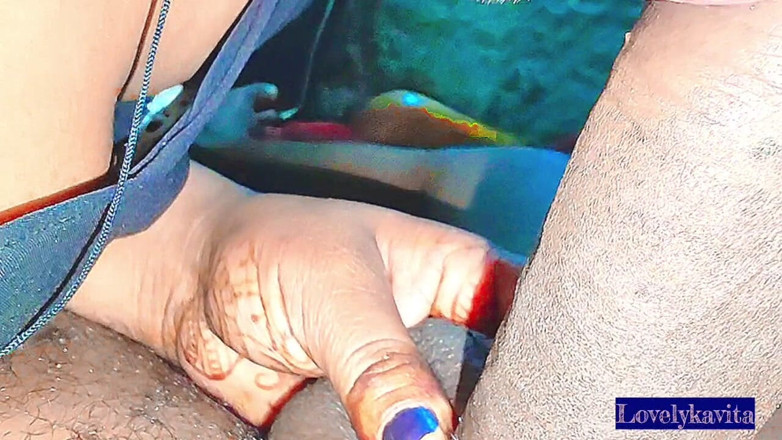 Kavita Singh: 性感人的超棒手交和口交