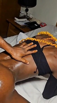 Anal hardcore para esta flaca negra