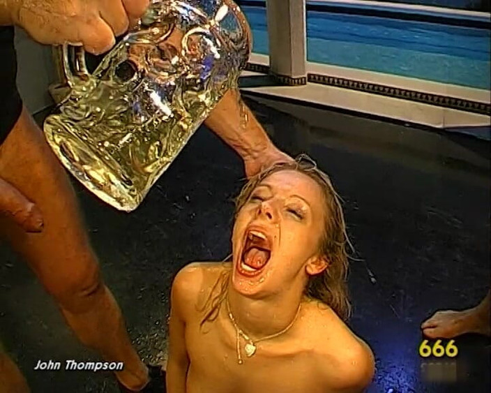 GGG John Thompson OLD STYLE: Ggg Джон Томпсон - смокче величезні члени, трахається і ковтає сперму, трахається в груповусі