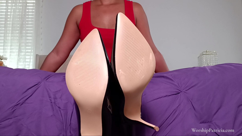 WorshipPatricia: Sniff My Sweaty Pantyhose Feet