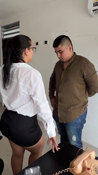Me a la secretaria de grande con la que toda la oficina fantasea