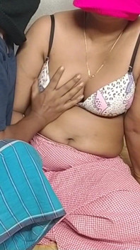 Condividere la moglie con il marito che chatta ragazza del villaggio