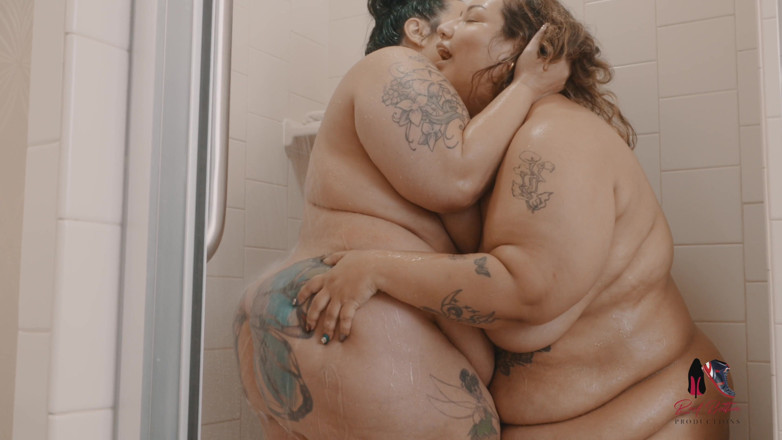 Reds BBW Hotties: 2 Sexy Bbws Gegen 1 BBC