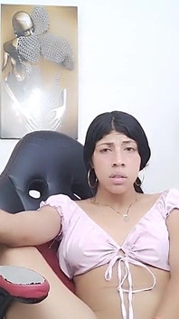 Eu me masturbo quando estou sozinho no meu escritório.