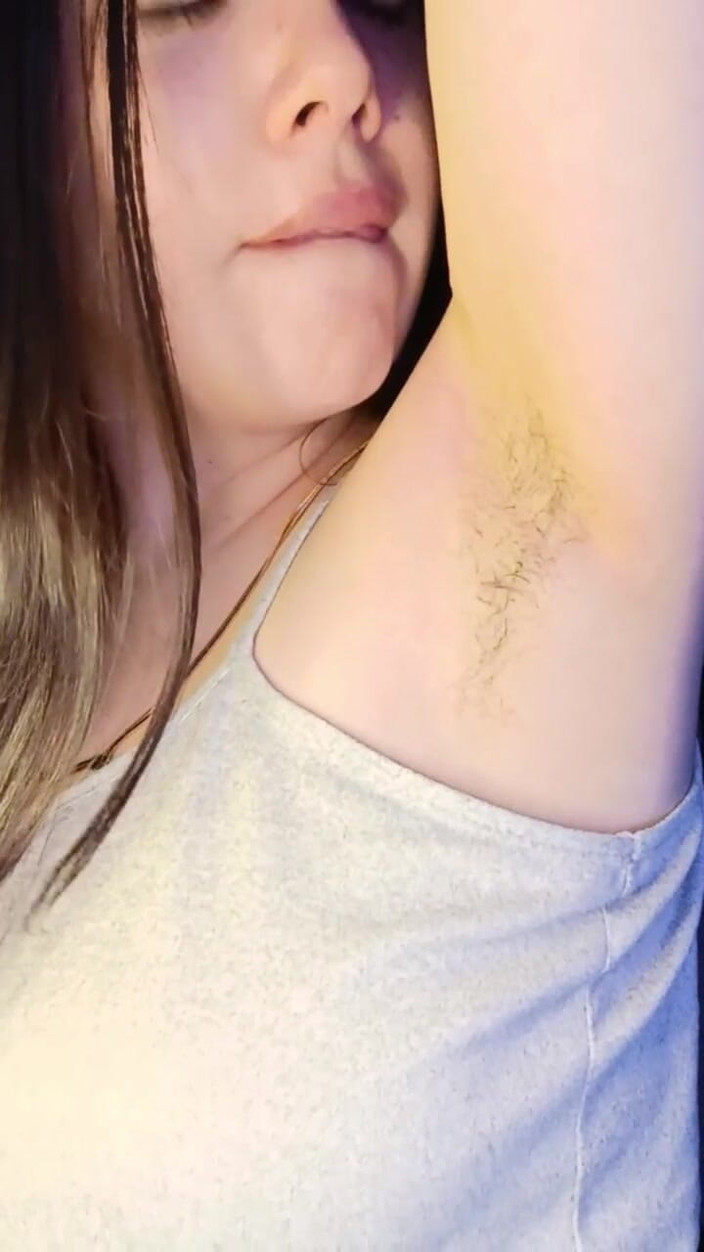 Golden domme: Lízání podpaží