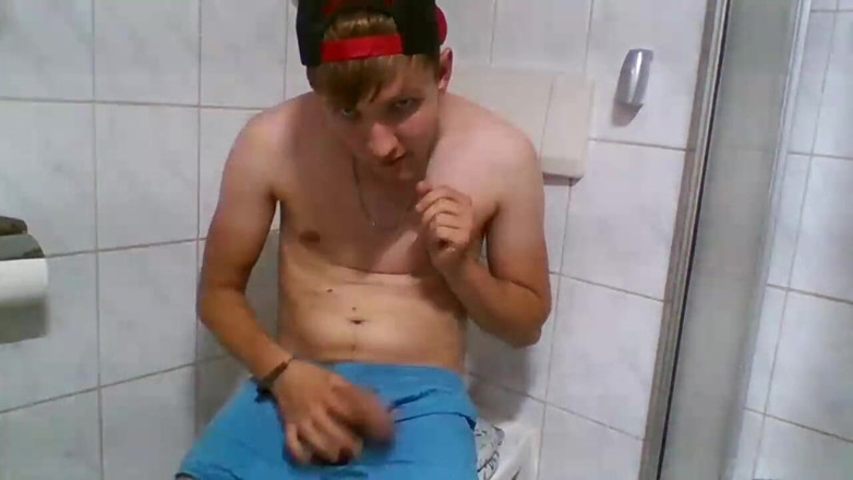 RomeoTyler: Bieber-like twinkboy masturbiert