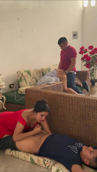 Era armato nel soggiorno della casa, che bella scopata hanno preso.