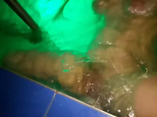 LizAngel: Masturbation with water pressure