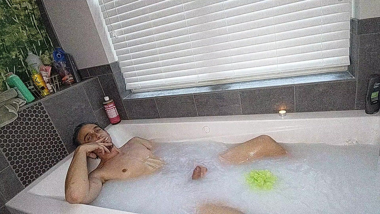 Sexy possum: Заскучал, как ад накачивает мой член в ванне с моим соседом по ванне