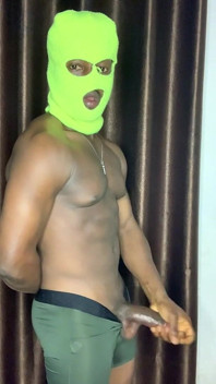 Horny Hunk Jerks off in the Morning