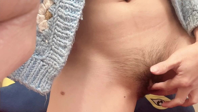 sweethanajapanese: Kleine Extra-nasse Muschi Von Hana Wird Mit Dem Finger Gespielt,...