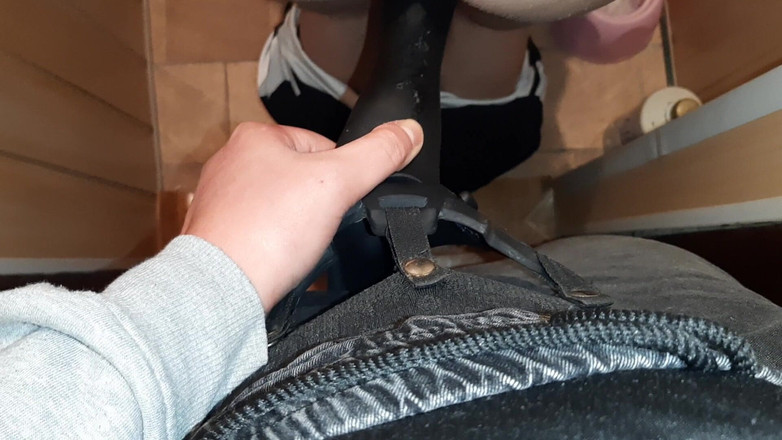 Lesbian-illusion: Jag knullade min smala fru utan att vänta på att...