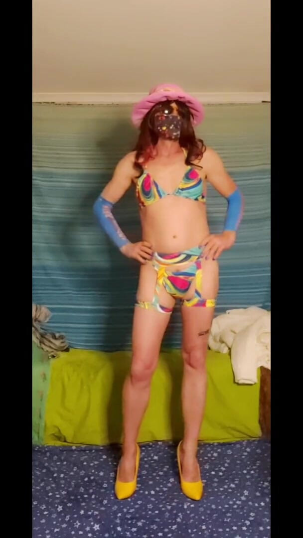 Lizzaali: Seksi bikininin ikinci bölümü oynuyor