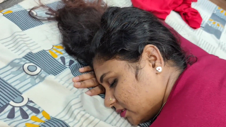 Vaishnavysharunraj: Mallu pojkvän slickar sin flickvän rövhål djupt smakar hennes rövhål...