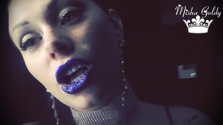 Goddess Misha Goldy: Göz alıcı mavi parıltılı dudaklar