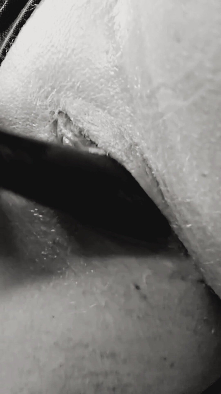 Misses Dickinson and Roughael: Urmărește-o pe soția mea și pe mine cum ejaculez într-o acțiune solo...