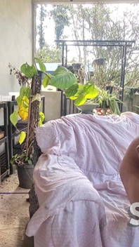 Güzel trans Gabrielly Araujo 18 yaşına girdi ve ilk pornosunu Pauzudo ile kaydetti