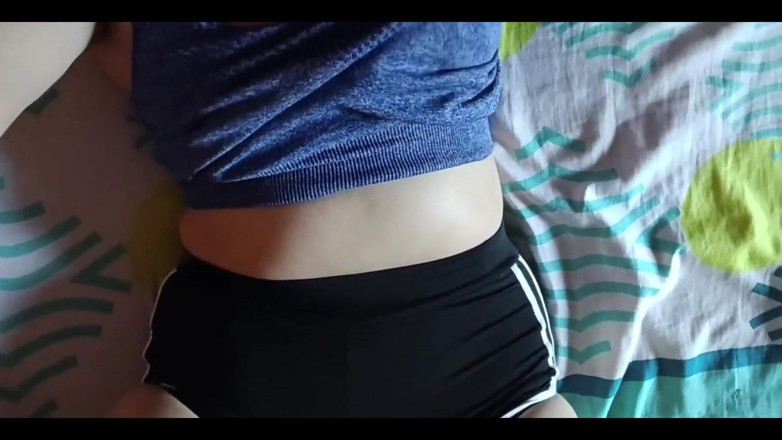 Yulieth Gomez: कोलम्बियाई अपनी स्वादिष्ट गीली चूत को छूती है