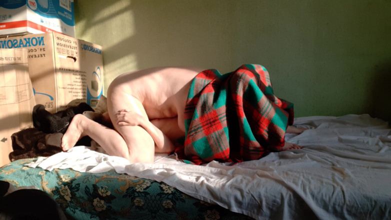 Lesbian-illusion: 隣人のレズビアンのホット69ポジション