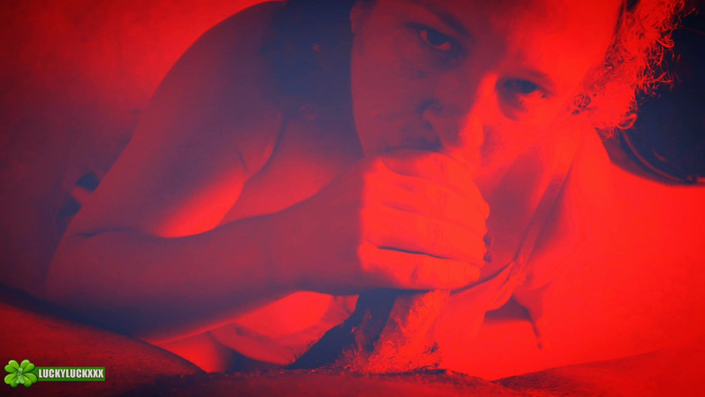 Lucky luck xxx: Glückliches mädchen kween Bunny B - rotes licht spezieller pOV-blowjob und...