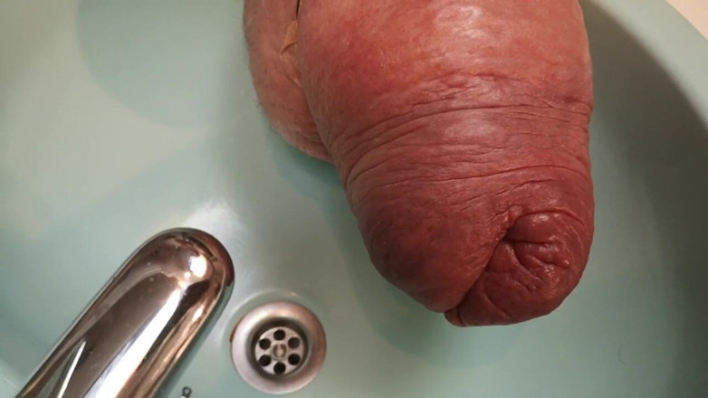 Monster_Meat_: Canavar işeme fontein gibidir