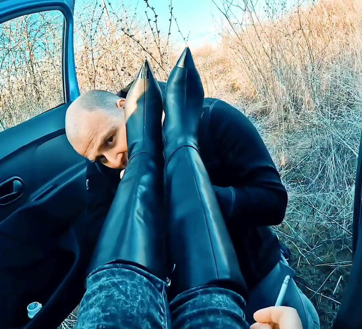 Mistressyammyboots: Olízni ty boty otroka