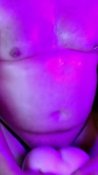 Papi Musculoso Folla Su Juguete Sexual