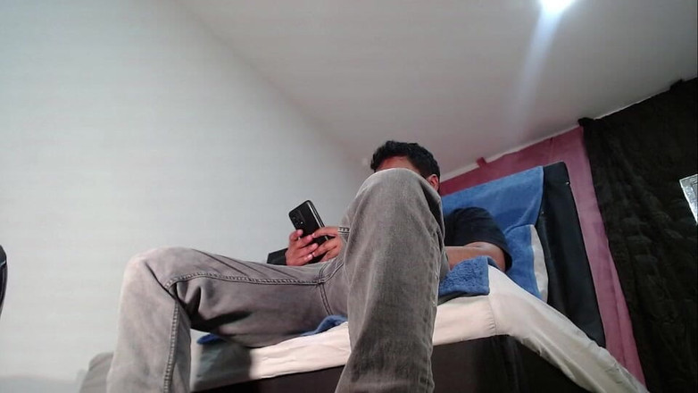 Tommhot: Kameru jsem nechal zapnutou, zatímco jsem masturboval při sledování porna