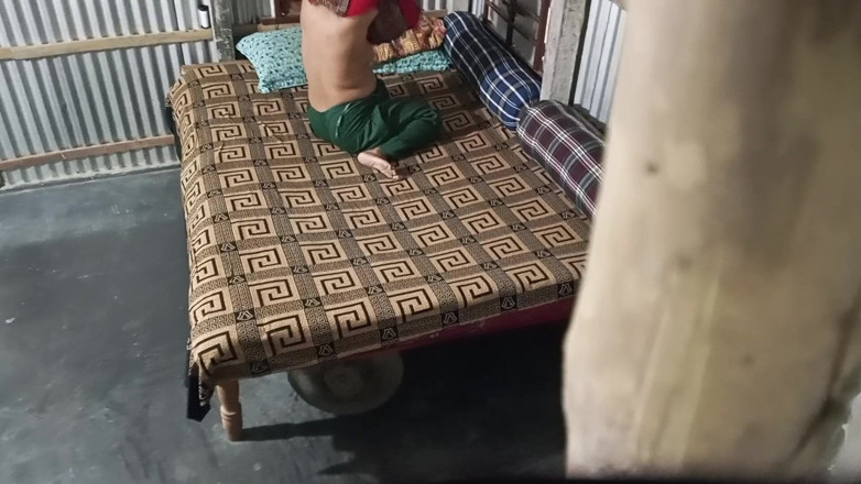 SAFI-SEXY: Ma tatie, vidéos torrides à la maison