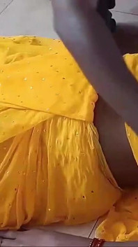 Electricista folla ama de casa sexy sari - parte 1
