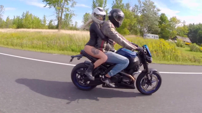 Pegasus amateurs only: Outdoor Ride! Blonde Slut Gets Stuffed!