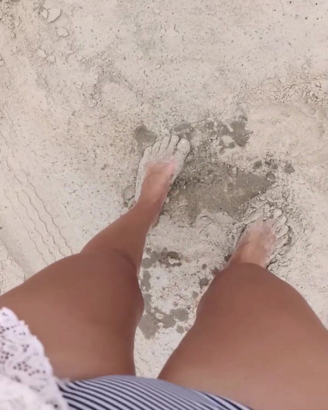 I Secretly Love Spotting Beaches (Froilein P)