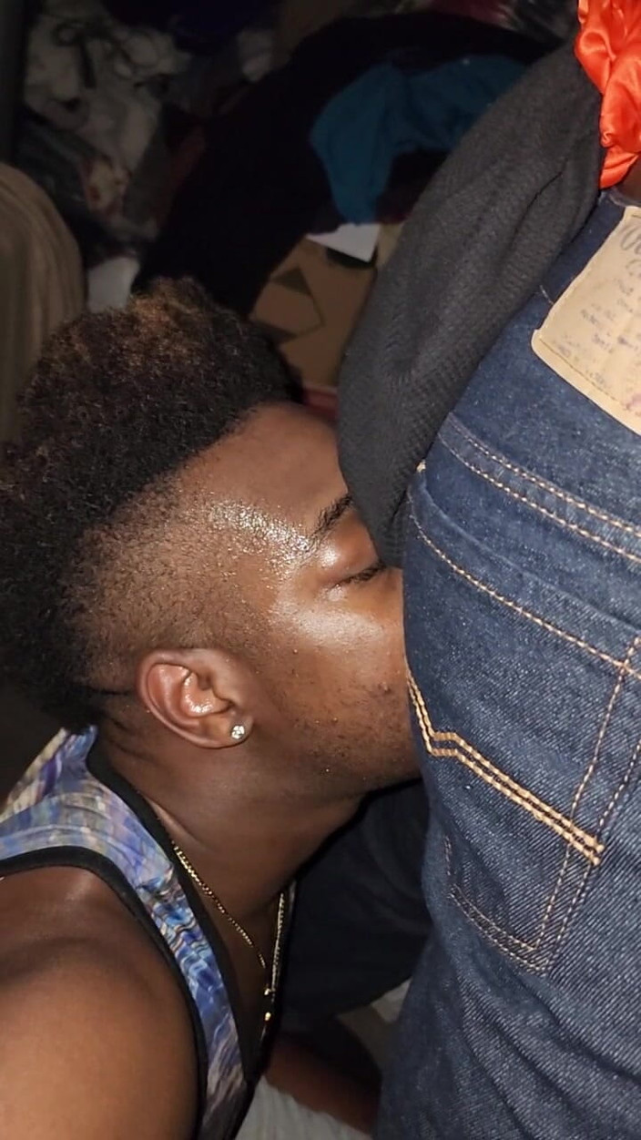 Wondahead21: Entot tenggorokan pelacurku dan celana jinsmu yang sempit