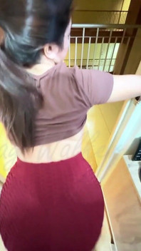 Pinay Babe Minanyak Sa Hall Way - Dia Ke Hot To Handle