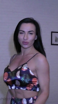 Hat Eine Sportliche MILF Gefickt, Als Ihr Mann Gegangen Ist