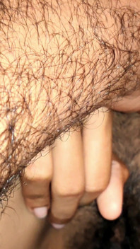 Bini curang Punjabi India Kelihatan Desi Seksi Sempurna Dalam Pakaian Panas Ini Semasa Buah Dada Berairnya