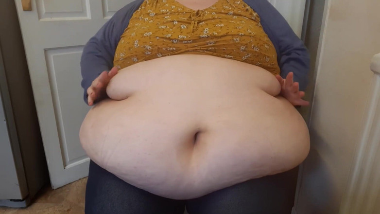 SSBBWLadyBrads: Awek montel super saiz bermain perut &amp; bergoyang