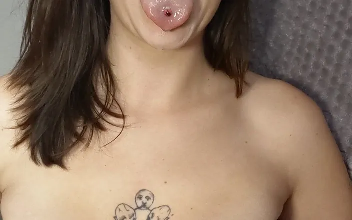 Evelyn Storm: Gag her with her panties