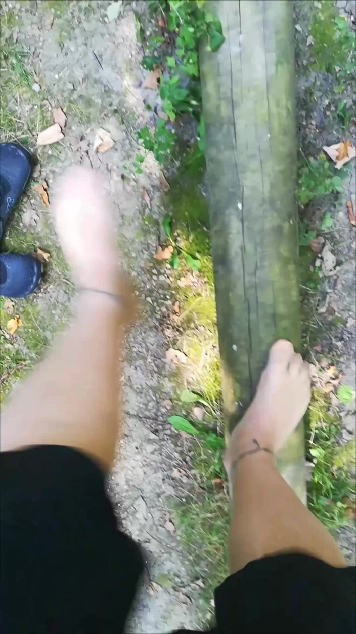 Carmen_Nylonjunge: Venkovní vyvažování v punčocháčích