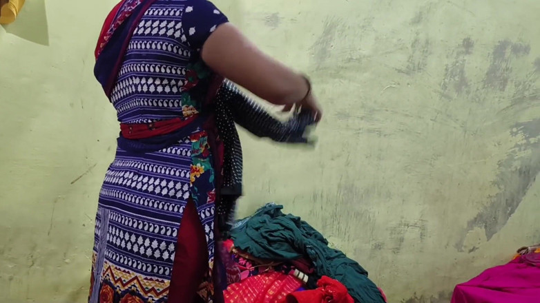 Mumbai Ashu: Deixou o salvamento de roupas em casa