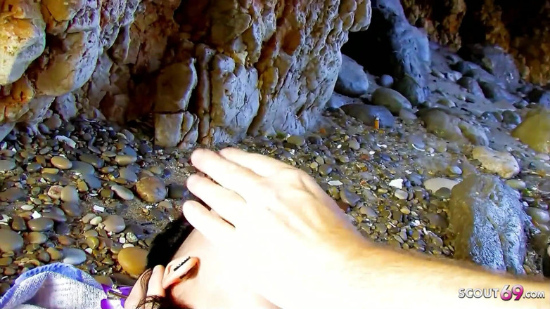 Full porn collection: Das geile teen Aris wird von ihrem stiefvater im urlaub...