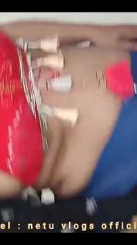 Tarian erotis tante seksi india yang lagi asik berhijab