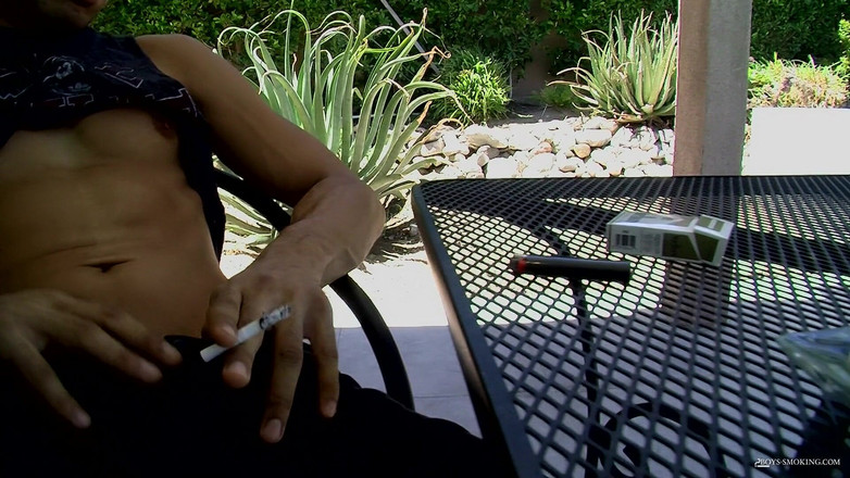 Boys Smoking: Hung Bobby Hart Chainin на вулиці